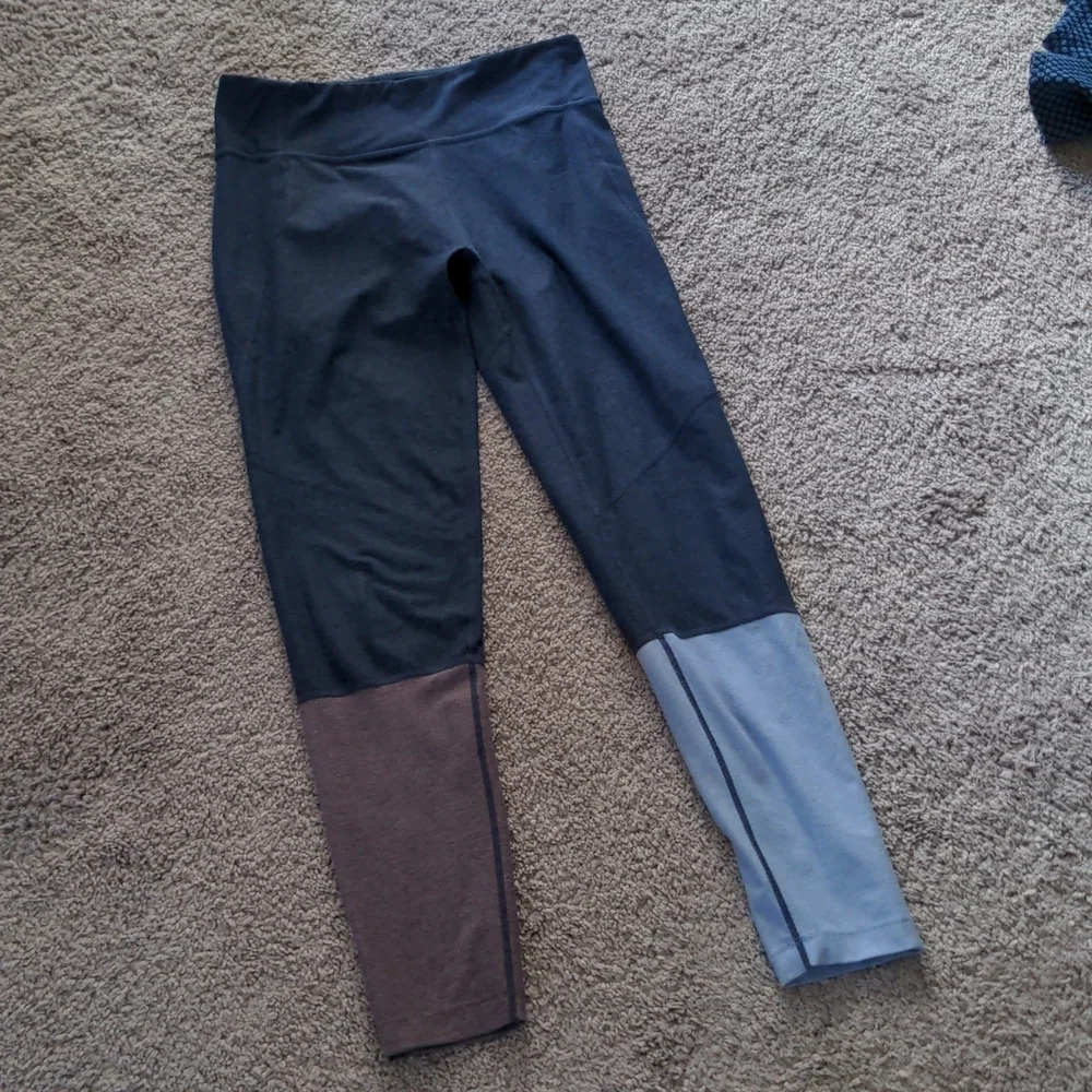 Outdoor voices leggings‎ medium blue with light blue and purple color block